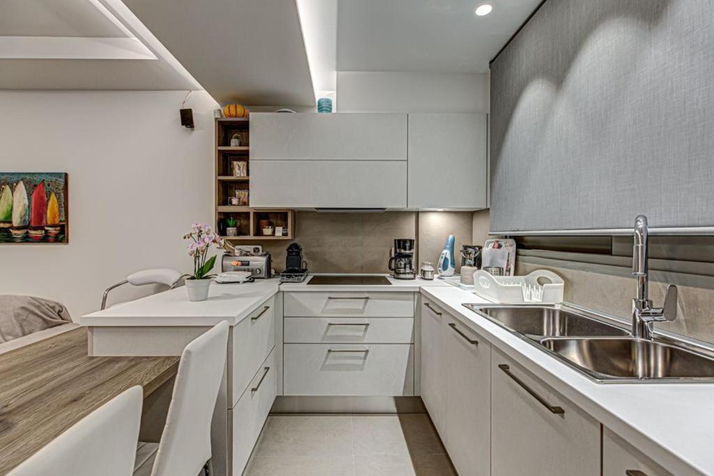 Deluxe & Modern Apartment In Athene Buitenkant foto